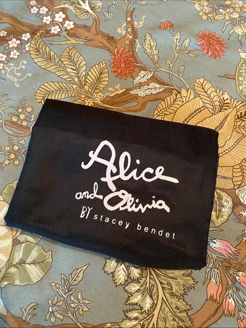 Alice + Olivia Black Dust Bag with White Logo (24x24inches)